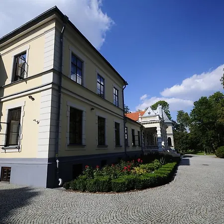 Rum i privatbostad Palac W Dlutowie Dlutowo
