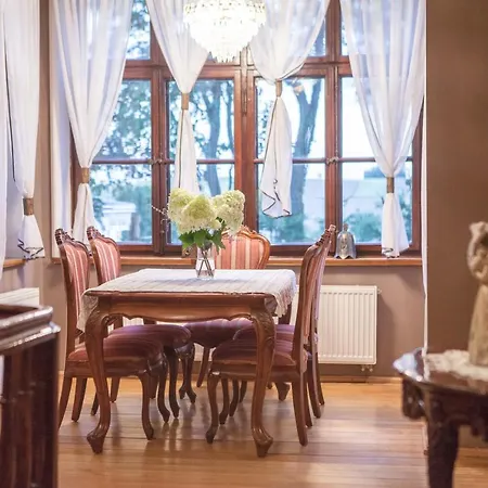 Rum i privatbostad Palac W Dlutowie Dlutowo