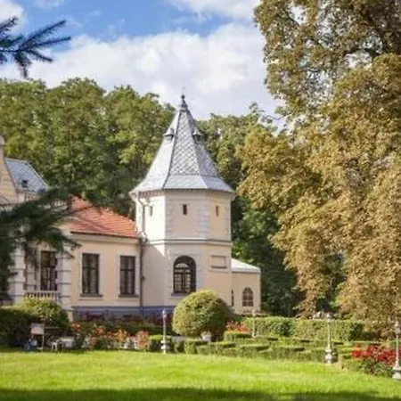 Rum i privatbostad Palac W Dlutowie